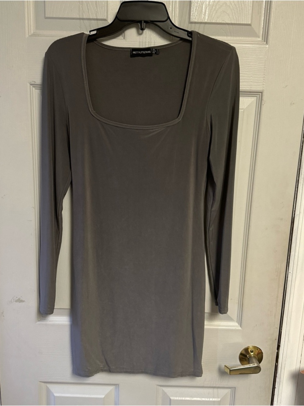 PrettyLittleThing Taupe Gray Scoop Neck Long Sleeve Top